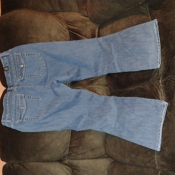 Aura Wrangler boot cut jeans - Picture 6 of 7